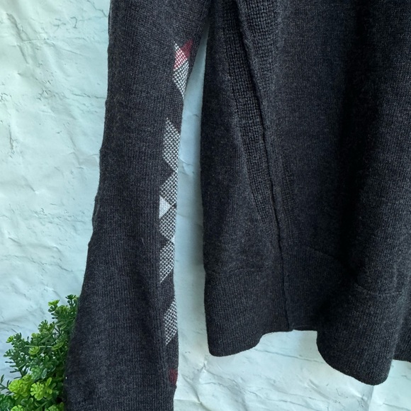 BURBERRY Crewnexk Dark grey  plaid detail on sleeves Size S Small Authentic - Picture 5 of 10